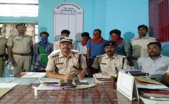 सहरसा में लूट कांडों का खुलासा, दो मोबाइल, 24 हजार नगदी, दो बाइक के साथ 5 गिरफ्तार