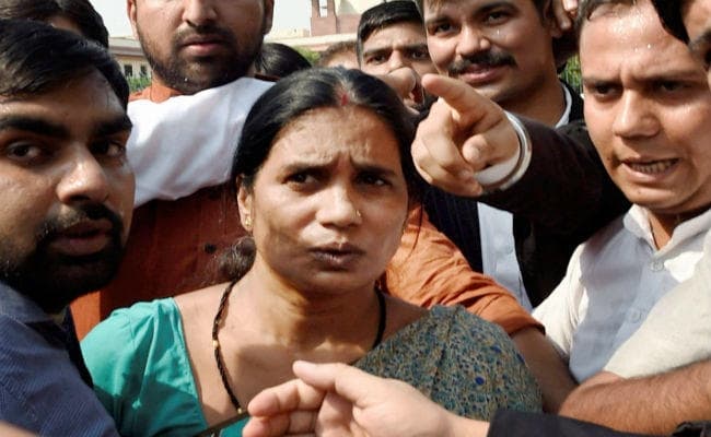 सुप्रीम कोर्ट का बड़ा फैसला, निर्भया गैंगरेप के चारों दोषियों की फांसी की सजा बरकरार