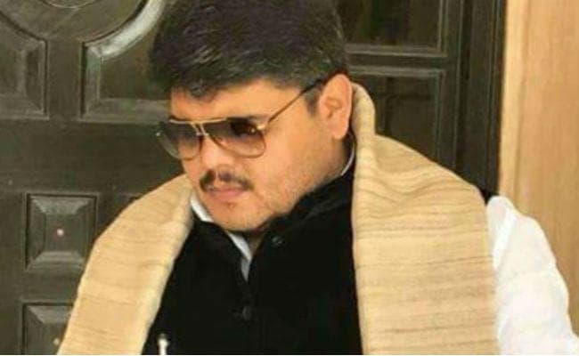 शूटरों को नीरज का फोटो दिखाकर कहा था, धनबाद के इस सेठ की करनी है हत्या