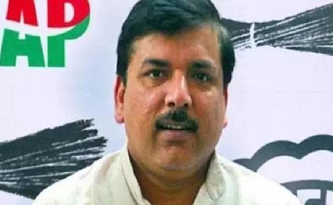 आप में अंतर्कलह, प्रवक्ता बोले पार्टी को खत्म करना चाहते हैं मोदी