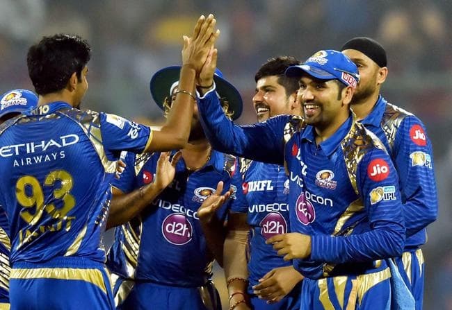 IPL-10 : मुंबई से 146 रन से हारने के साथ दिल्ली प्लेआॅफ से बाहर, मुंबई प्लेआॅफ में