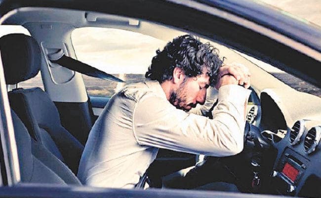 नशे में धुत ग्राहकों को घर पहुंचाने को रखें ड्राइवर