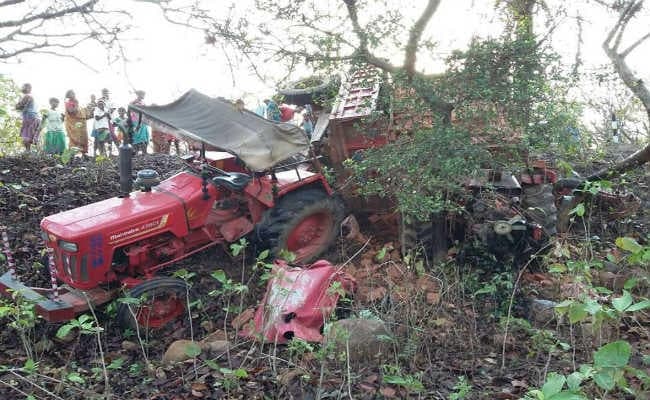 पाकुड़ : दो ट्रैक्टरों के बीच टक्कर में मजदूर की दर्दनाक मौत