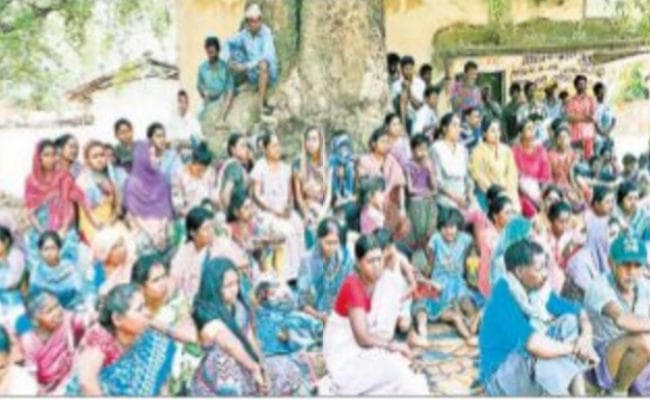 पिठोरिया  दुर्घटना के बाद गायब है दुल्हे का परिवार, पंचायत के बाद गांववालों ने मांगा तीन लाख रुपये