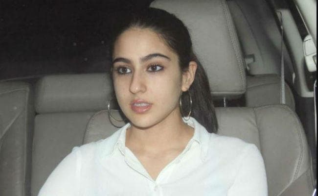 सोशल मीडिया पर खूब वायरल हो रही है सैफ की बेटी सारा अली खान की ये तस्‍वीर, PHOTOS