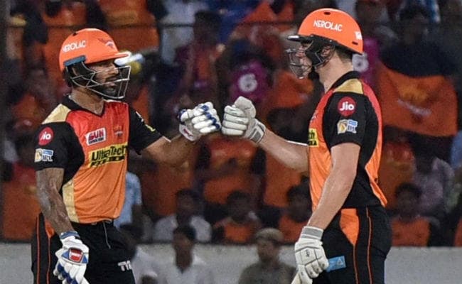 IPL-10 : सनराइजर्स हैदराबाद ने मुंबई इंडियंस को सात विकेट से रौंदा, प्लेआॅफ के करीब पहुंचा