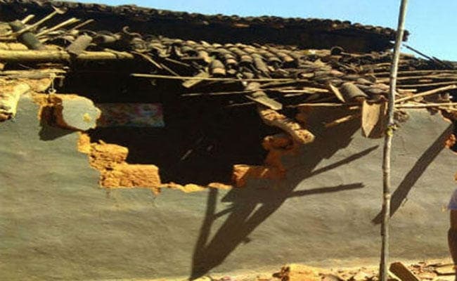 गजराज का कहर: मुआवजा नहीं मिलने से ग्रामीण नाराज, हाथियों ने फिर दो घर तोड़े