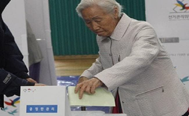 दक्षिण कोरिया में नये राष्ट्रपति पद के लिए ऐतिहासिक मतदान शुरू, रात आठ बजे से आने लगेंगे एक्जिट पोल के नतीजे