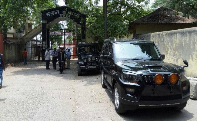 नीरज सिंह हत्याकांड : शूटर अमन का हुआ TI परेड, चश्मदीद आदित्य ने कहा - वह चला रहा था गोली