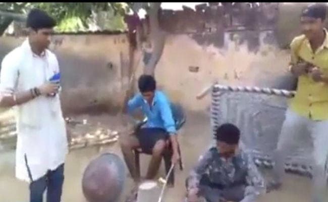 इस वीडियो को देखने के बाद अपनी हंसी नहीं रोक पायेंगे आप