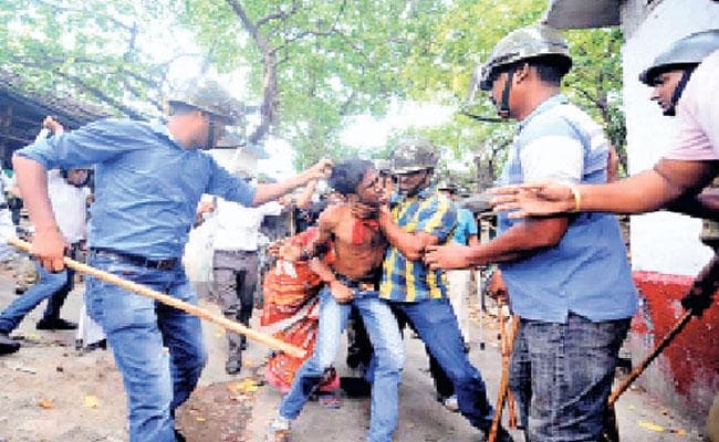 विवाह समारोह से लौट रही महिलाओं पर अश्लील टिप्पणी, बवाल रणक्षेत्र बना टाॅलीगंज