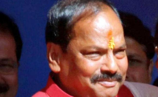 आदिवासी, दलित, वंचित, शोषितों के तीव्र विकास में गरीबी और अशिक्षा बाधक : मुख्यमंत्री