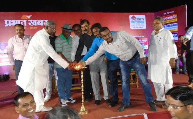 बिहार शरीफ : ''प्रभात खबर'' के हास्‍य कवि सम्‍मेलन में लोटपोट हुए लोग