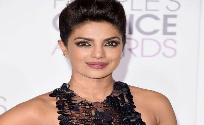 टीचर के साथ टैगोर की प्रेम कहानी पर फिल्म बनायेंगी प्रियंका चोपड़ा