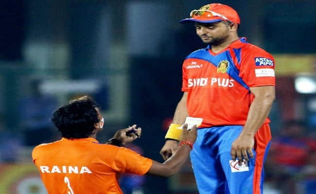 LIVE मैच के दौरान शख्स ने सुरेश रैना के साथ कुछ ऐसा किया कि बीच में ही रोक देना पड़ा मैच.......