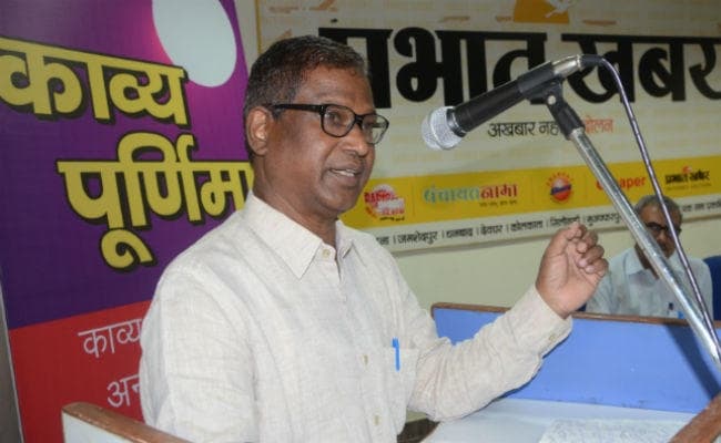 प्रसिद्ध साहित्यकार महादेव टोप्पो साहित्य अकादमी की कार्यकारिणी समिति में शामिल, कहा-खुश हूं पर आश्चर्यचकित भी