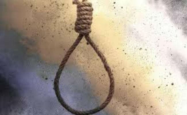 रांची : बैकिंग की तैयारी कर रही छात्रा ने की आत्महत्या रांची : बैकिंग की तैयारी कर रही छात्रा ने की आत्महत्या