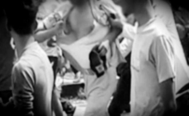 आशिक मिजाज दारोगा को पकड़ कर पीटा, निलंबित