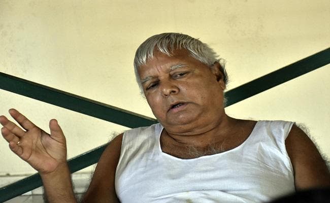 थानेदार की करतूत पर भड़के लालू, बक्सर एसपी को किया फोन, लगायी क्लास