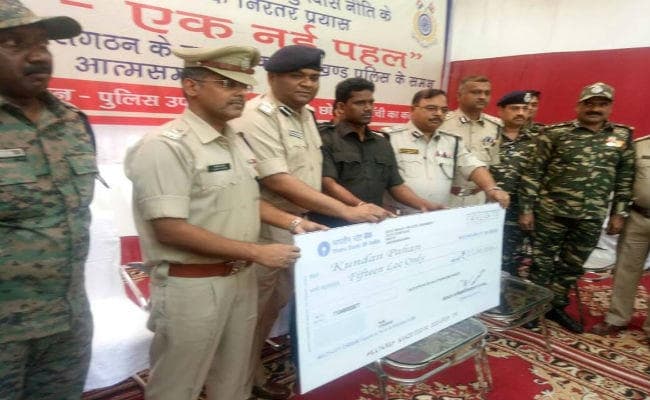 कुख्यात नक्सली कुंदन पाहन ने कहा -डर से नहीं, प्रायश्चित करने आया हूं,सुधरने का मौका दें, वीडियो