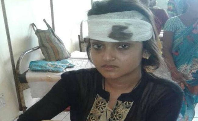 हजारीबाग : महिला कलाकार आलिया के साथ मारपीट, सदर अस्पताल में भर्ती