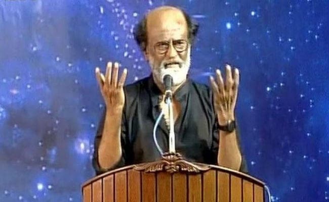 8 साल बाद फैंस से रूबरू हुए रजनीकांत : जानें फिल्म, राजनीति और जीवन पर क्या-क्या कहा
