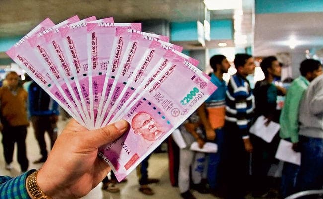 सातवां वेतन आयोग : ढाई गुने से अधिक होगा मूल वेतन, आज लग सकती है कैबिनेट की मुहर सातवां वेतन आयोग : ढाई गुने से अधिक होगा मूल वेतन, आज लग सकती है कैबिनेट की मुहर