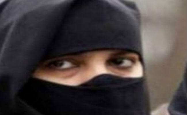 ‘तीन तलाक’ की तुलना ‘राम’ से की, कोर्ट से कहा, मामले में दखल न दें