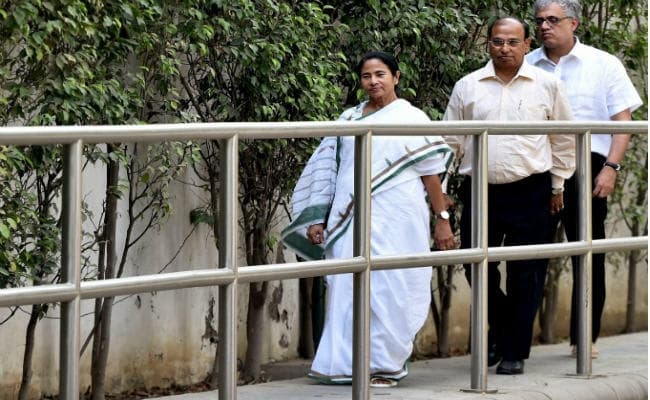 राष्ट्रपति चुनाव : संयुक्त उम्मीदवार को लेकर ममता ने की सोनिया से चर्चा