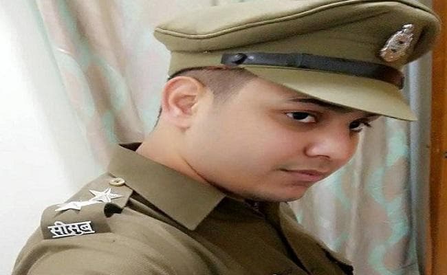 कश्मीर में सरकार के सख्त कदम से बौखलाये आतंकी, खीझ में दे रहे बीएसएफ परीक्षा के टॉपर को धमकी