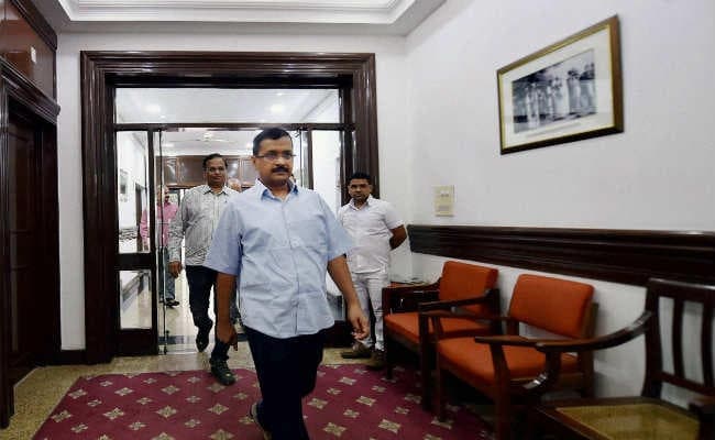 केजरीवाल पर हवाला के आरोप के बाद हरकत में आया गृह मंत्रालय, विदेशी चंदे का हिसाब मांगा