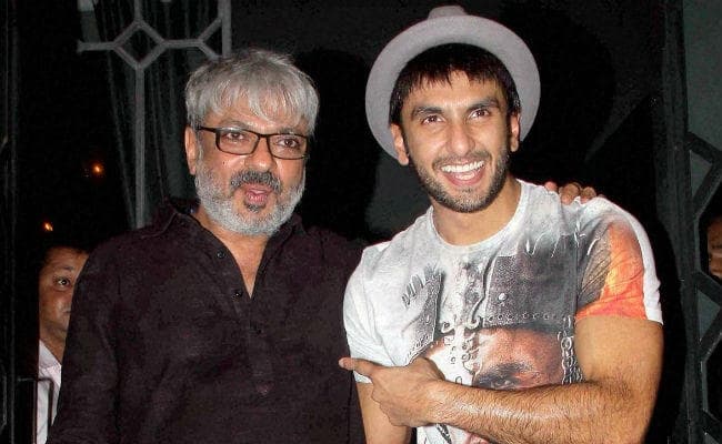 ''पद्मावती'' फिर मुश्किल में, अब भंसाली और रणवीर के बीच हो गई अनबन