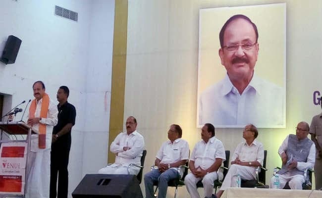 मुसलिम समुदाय तीन तलाक की प्रथा बदल दें, नहीं तो सरकार ला सकती है कानून : वेंकैया