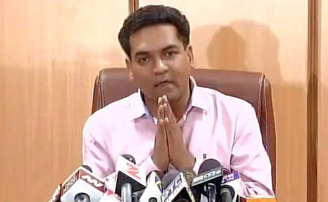 कपिल मिश्रा ने केजरीवाल सरकार पर 400 करोड़ के घोटाले का लगाया आरोप, आशुतोष और संजय सिंह को भी लिया लपेटे में