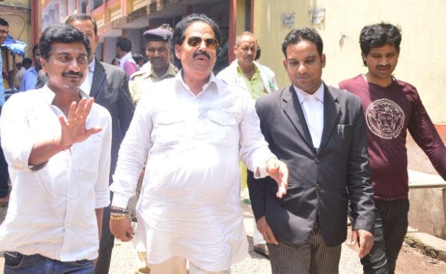 टीडीएस घोटाले में भोजपुरी गायक भरत शर्मा व्यास को जेल टीडीएस घोटाले में भोजपुरी गायक भरत शर्मा व्यास को जेल