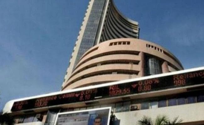 मैनचेस्टर में हुए धमाके से सहमा शेयर बाजार, शुरुआती कारोबार में 100 अंकों तक गिरकर खुला सेंसेक्स