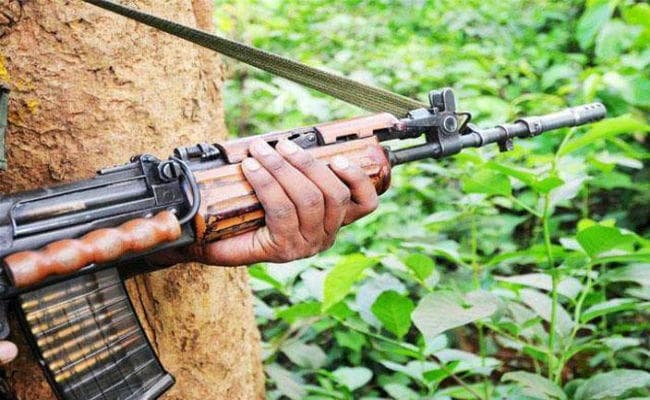 गुमला के जंगल में पुलिस व नक्सली मुठभेड़
