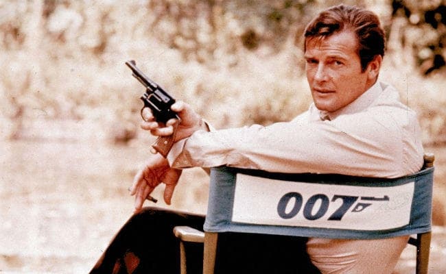 ''जेम्स बांड'' अभिनेता रोजर मूर का 89 साल की उम्र में निधन, दो बार भारत आये थे मूर