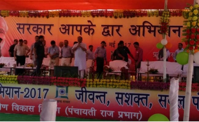 मुख्यमंत्री रघुवर दास संताल परगना के दौरे पर, दुमका में 15.19 करोड़ की योजना का शिलान्यास-उद्घाटन