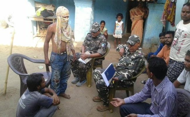 गुमला में दो जेसीबी चालक का अपहरण, एक भागकर थाना पहुंचा, दूसरे की हत्या