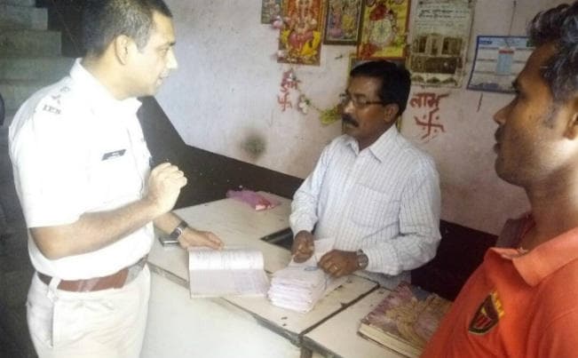 एसपी ने होटलों में मारा छापा, अवैध धंधा व असामाजिक तत्वों के होने की मिली थी सूचना