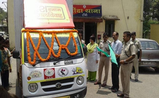 ब्रेकथ्रू का अभियान “देश बनाम बाल विवाह”, वीडियो वैन-नुक्कड़ नाटक बनेगा बदलाव का माध्यम