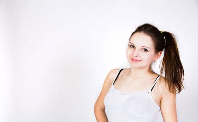 ब्रिटेन में स्कूली छात्राएं मांग रहीं हैं ऐसी ड्रेस पहनने का अधिकार, पढ़ें क्या है विवाद