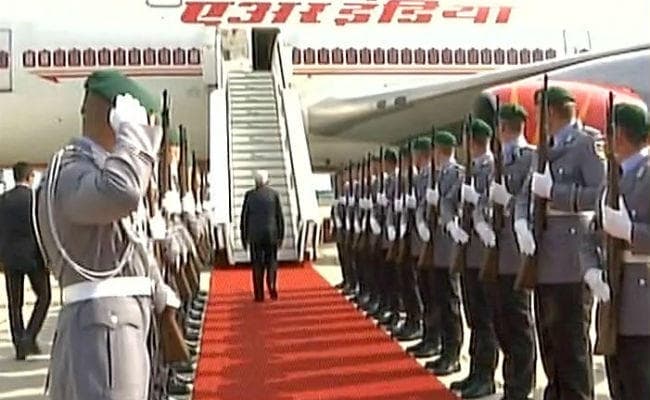 मोदी स्पेन रवाना, कहा- आतंकवाद को बढ़ावा देनेवालों के खिलाफ ‘कड़े कदम'' उठायेंगे भारत-जर्मनी