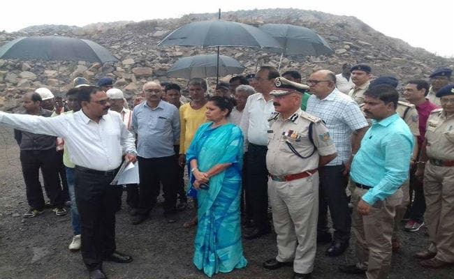 भू-धंसान व अग्नि प्रभावित क्षेत्र से लोगों सुरक्षित स्थान पर अविलंब करे शिफ्टिंग : मुख्य सचिव