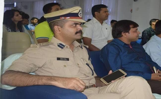 बेटी का अपहरण कर लिया, अब धमकी दे रहा है, 28 दिन में DIG विकास वैभव से मिले 434 पीड़ित