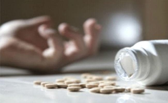 प्रताड़ना से तंग महिला ने एसपी के जनता दरबार में खाया जहर