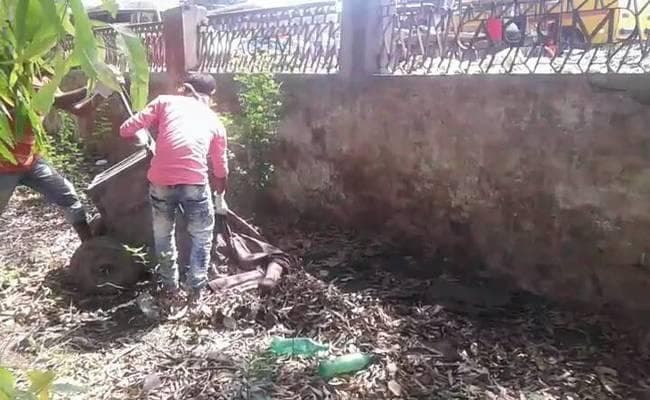 VIDEO : बिहार के सरकारी मेडिकल कॉलेज में बुजुर्ग महिला के शव के साथ जो हुआ, उसे देखकर आपकी रूह कांप जायेगी