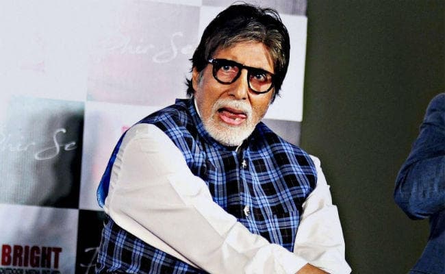 VIDEO: जानें, प्रियंका चोपड़ा के ड्रेस विवाद पर क्‍या बोले महानायक अमिताभ बच्‍चन ?