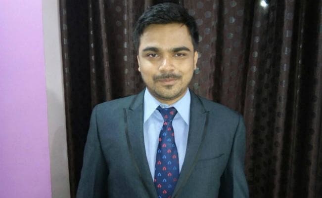 रामगढ़ : भुरकुंडा के सीसीएल अधिकारी के बेटे ऋषभदेव ने आइएएस परीक्षा में पाया 131वां रैंक